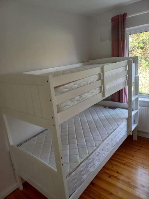 Вилла Large 4Bed Available Long-Term In Леттеркенни Экстерьер фото